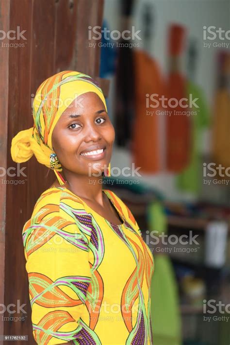 Wanita Afrika Yang Cantik Foto Stok Unduh Gambar Sekarang Zanzibar