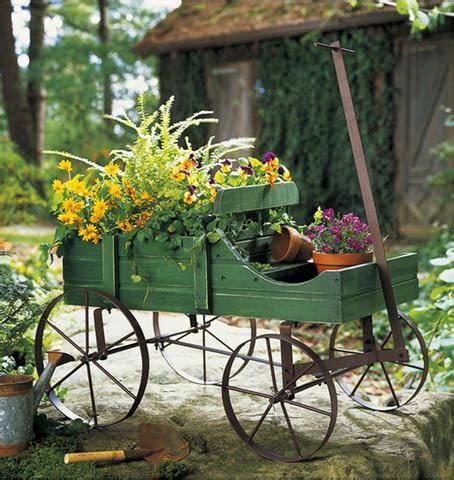 Garden decorations are always welcomed, especially if it means recycling or repurposing old items, or items that you don't use anymore. Recycling Antique Wheels for Unique Garden Decorations in ...