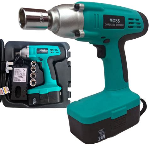 In other words, it's really a power socket wrench. MOSS High Torque 24v 1/2" Drive cordless impact wrench ...