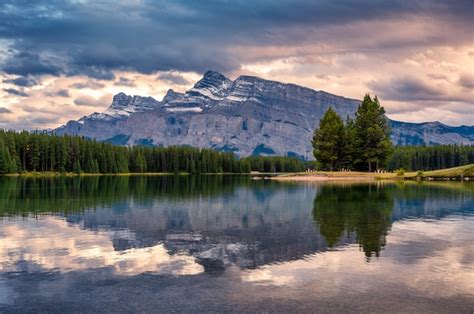 Premium Photo Mount Rundle Reflection In Two Jack Lake In Evening At