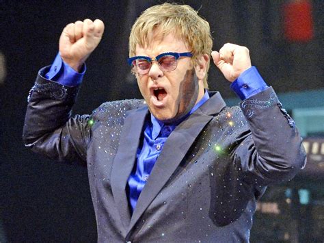 Russian Parents Group Demand Ban On Elton John For Supporting