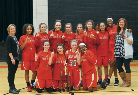 Middle School Girls Basketball Team Brings Home Metro Title
