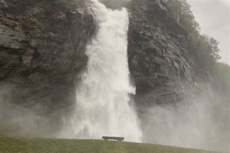 Wegen erdrutschen war die autobahn a2 . Unwetter im Tessin - Schwere Unwetterschäden in der Gegend ...