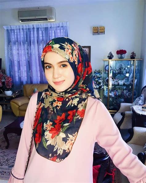 Asyiqin Khairi Malay Beautiful Hijaber Setahunbaru Busana Hijab Modern Gaya Hijab Kasual