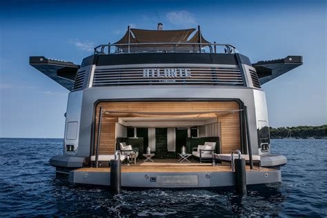 🐎 lo mejor de los #potrosdehierro 🔵🔴 #seratlante es #serdehierro es #serdelpueblo www.atlantefc.mx. Atlante - transom — Yacht Charter & Superyacht News