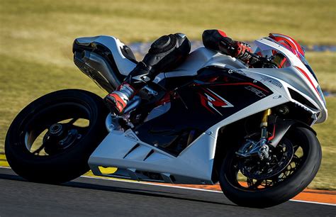 As mv agusta's flagship superbike, it's only appropriate we flog it around the track to see if the bike lives up to the hype. MV-Agusta F4 1000 RR CorsaCorta 2014 - Fiche moto ...