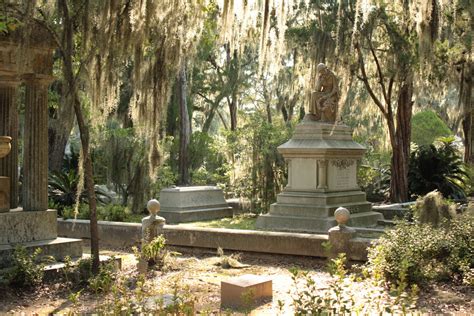 Haunted Holidaze Bonaventure Cemetery Savannah Ga