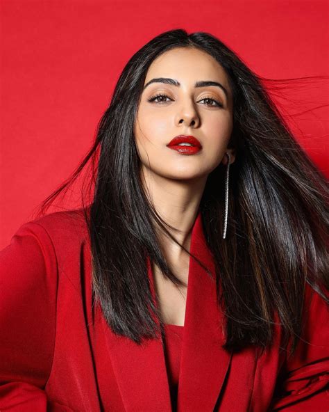 Rakul Preet Singh Looks Irresistibly Hot In Red Co Ord Set Check Out Her Sexy Photos News18