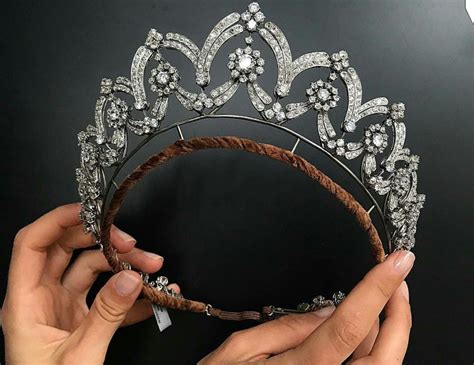 A Beautiful Diamond Tiara Royal Jewelry Diamond Tiara Jewelry