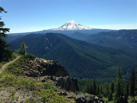 8 Easy Hikes In Washington That Lead To Picture Perfect Sunset Views