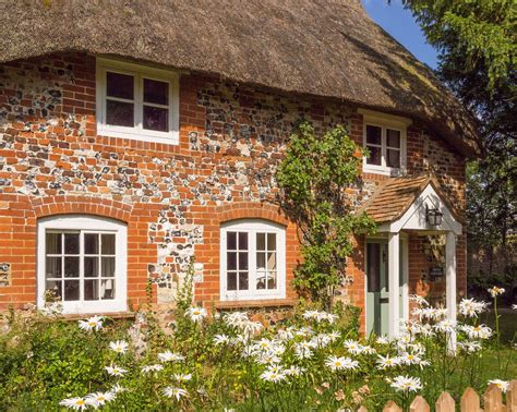 A Pretty Thatched Cottage At Haxton In Wiltshire Country Cottage
