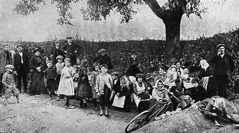 Photographic Print Of Belgian Refugees Ww1 Print 14187557 Print Framed Photos Cards