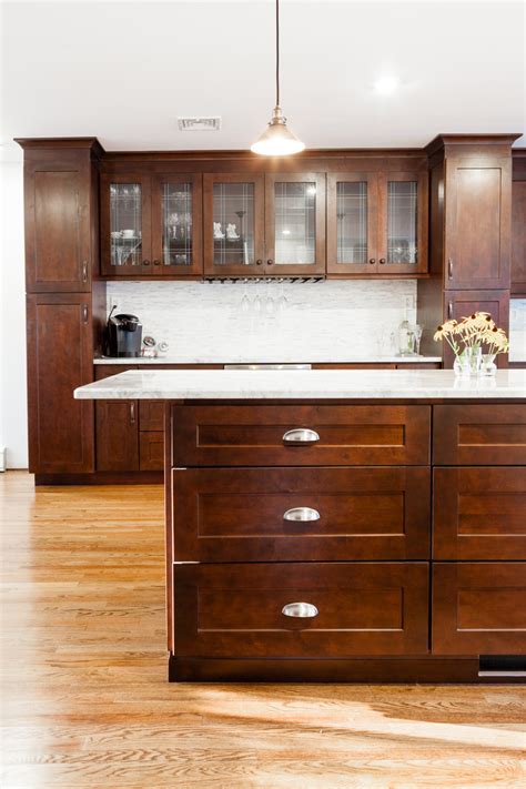 We offer a variety of popular kitchen cabinet styles at a fraction of the price. Wholesale, Discount Kitchen Cabinets: Chatsworth, San ...