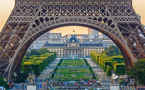 Eiffel Tower In Paris France November 2015 Bing Wallpaper Preview