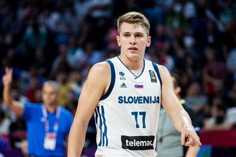 Doncic debuted for the youth academy real madrid's senior team in 2015, at age 16. Luka Dončić bo dobil biografijo - siol.net