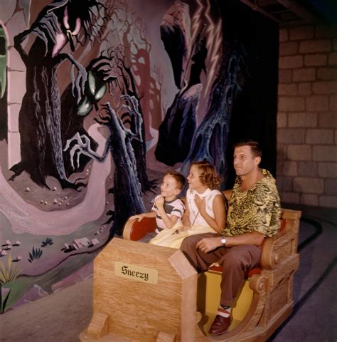 See What Disneyland Looked Like In 1955 — The Year It Opened Walt