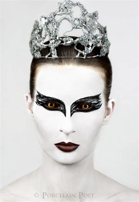 Black Swan By Porcelainpoet On Deviantart Halloween Queen Hair Beauty