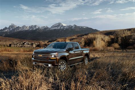 Gm To Increase Crew Cab Output With 2019 Chevy Silverado Gmc Sierra