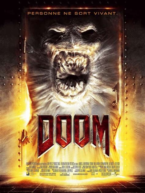 The unrated version of doom contains scenes not in the original film, including: Affiche du film Doom - Affiche 1 sur 3 - AlloCiné