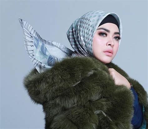 She is the virgin goddess of justice, innocence, purity and precision. Inspirasi Ramadan, Style Hijab Chic Ala Aisyahrani Adik Syahrini! - KapanLagi.com