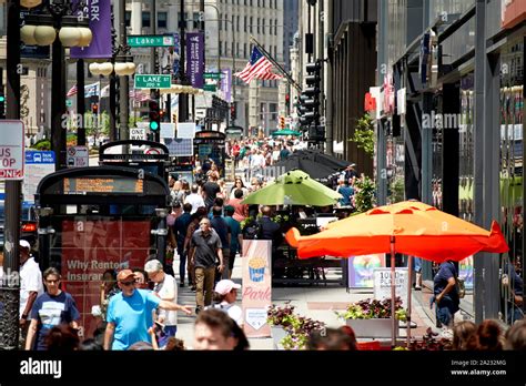 Crowded Sidewalk Hi Res Stock Photography And Images Alamy