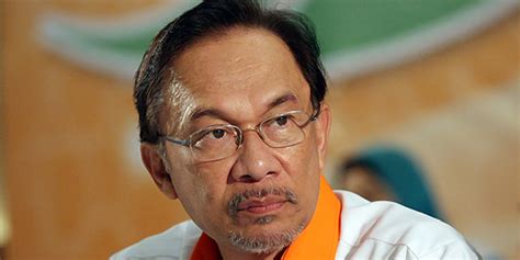 Sultan Of Selangor Strips Datuk Seri Title Off Anwar Ibrahim