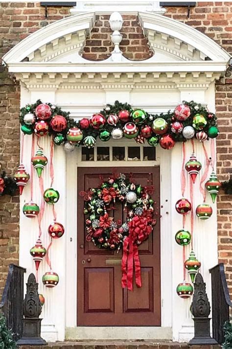 35 Stunning Christmas Front Doors Decoration Ideas New 2021 Page 23 Of