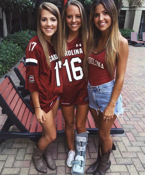 Pin By Jojo Loves You On College Game Day Gameday Outfit College Gameday Outfits Attractive