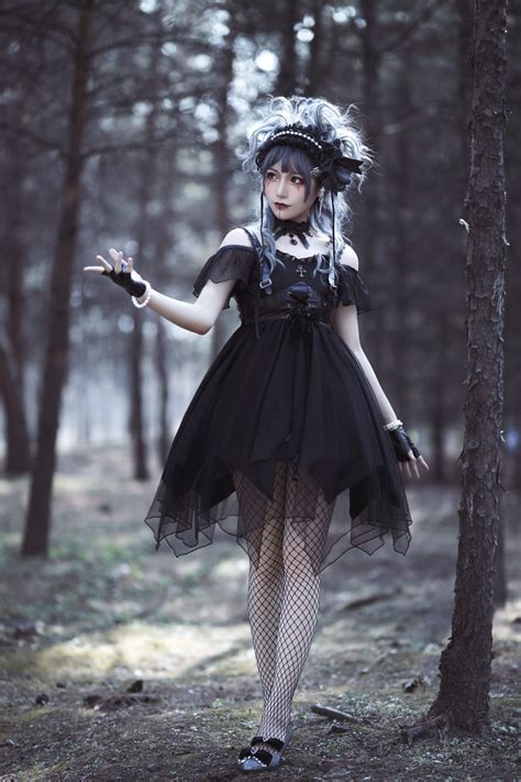 Pin On Gothic Lolita Fashion