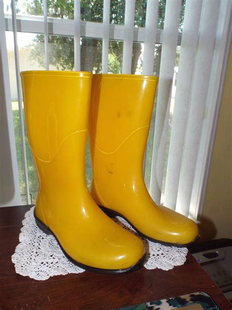 Adorable Gardening Boots Bright Yellow Rain Boots Size 8 Etsy