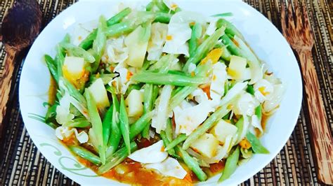 Sehingga dengan begitu anda tidak perlu kebingungan ketika hendak memasak. Resep Tumis Sayur Buncis Kentang d Kol Pedas Enak - YouTube