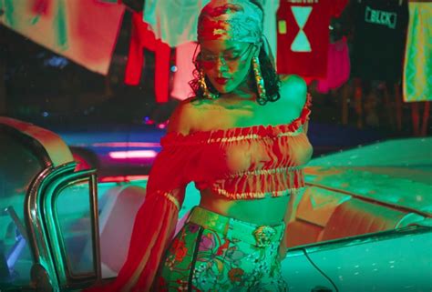 Rihanna Wild Thoughts Br