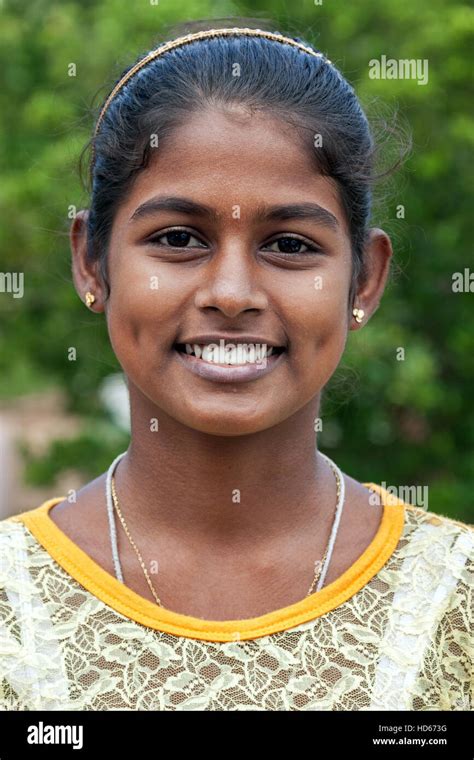 Les Jeunes Cingalais Native Woman Smiling Portrait Anuradhapura Sri
