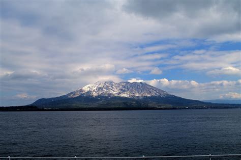 It is the most active volcano in japan. 鹿児島県・御岳（桜島）とは ( 鹿児島県 ) - いい日旅立ち^^ Ⅱ ...