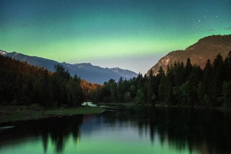 Northern Lights Kootenay Rockies Imagebank