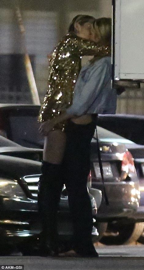 Miley Cyrus Passionately Kisses Victoria S Secret Angel Stella Maxwell After Coming Out As