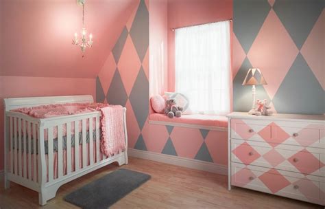 Du lit au tapis, motifs licornes ou nuages, il adopte le camaïeu de violet tendre. Chambre bébé fille: 50 idées de déco et aménagement!