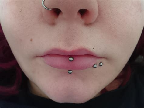 Vertical Labret Pain