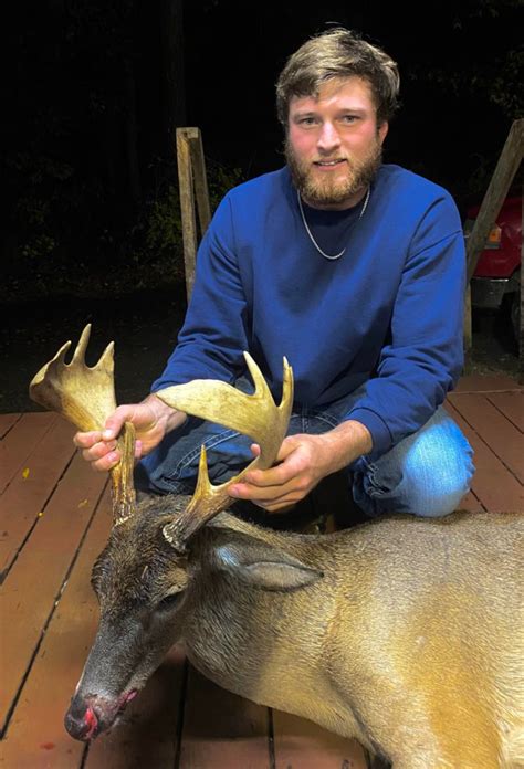 Sc Hunter Kills Heavily Palmated 10 Point Buck Carolina Sportsman
