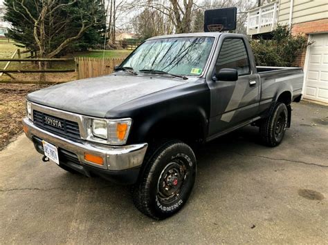 1989 Toyota 4wd Short Bed Deluxe Pickup Truck Classic Toyota Pickup