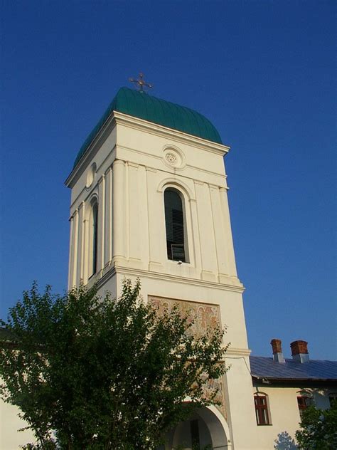 Veche vatră de rugăciune şi cultură, ctitorie a vornicului cernica ştirbei, sfânta mănăstire cernica este atestată documentar la 1608 prin hrisovul. Fotografii Manastirea Cernica, poze Manastirea, poze ...