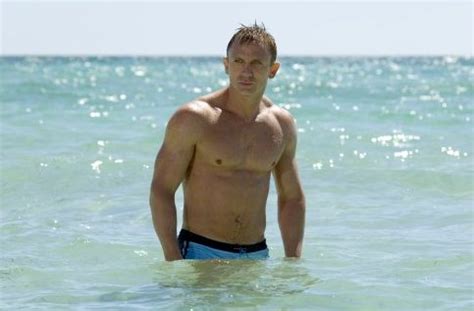 Daniel Craig Persuaded To Strip Naked In Quantum