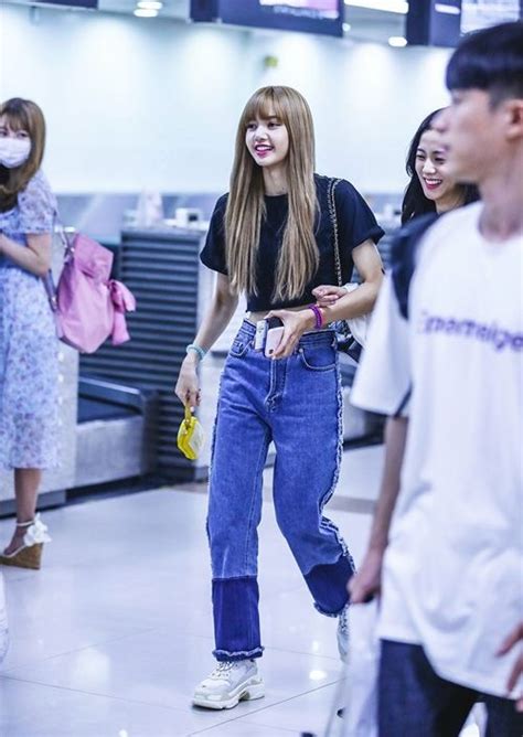 Best Female Idol Airport Fashion Outfits Of March 2018 Fashion Korean Outfits Korean Fashion