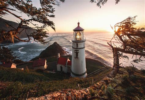 Heceta Head Lighthouse At Sunset Heceta Head Lighthouse Is A Place I