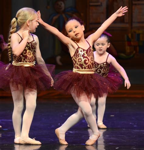 图片素材 女孩 可爱 儿童 芭蕾舞演员 芭蕾舞短裙 舞蹈家 表演艺术 恩典 舞者 体育 幼儿 性能 小 类