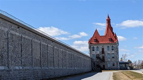 Collins Bay Institution Penitentiary Prison Kingston Web 2