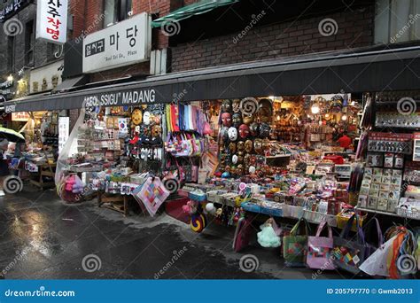 Insadong In Seoul South Korea Editorial Image Image Of Famous Insa 205797770
