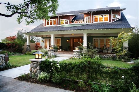 Though mostly found in california, craftsman houses appeared throughout the united states in the early twentieth century, thanks to pattern books and the popular press, grant says, meaning these. Residential Architecture Craftsman House La Canada ...