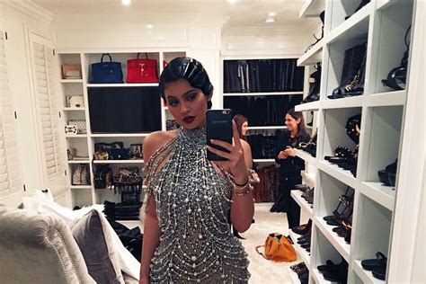 Kylie Jenner Official Itunes App Kylie Jenner Makeup Routine Kylie Jenner Glam Room Teen Vogue