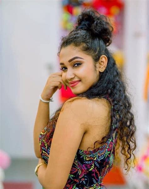 Pin By Roshani Piravinthan On New Sri Lanka Actress Busty Girl
